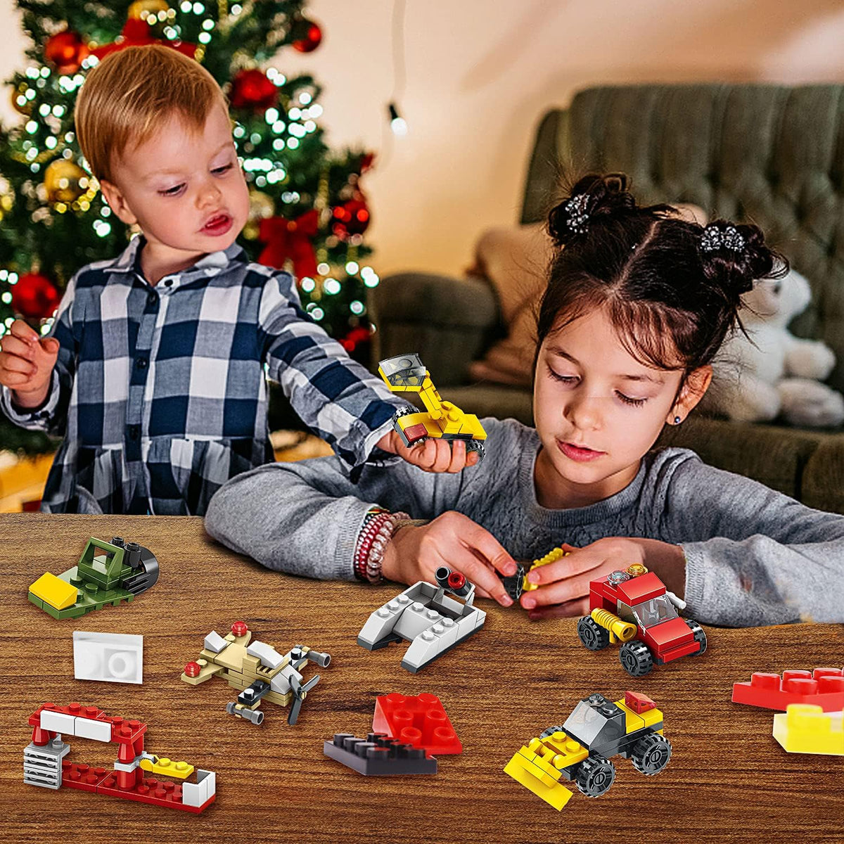 Advent Calendar 2021 for Kids, Countdown to Christmas Calendar with Vehicle Building Blocks, 24 Days of Christmas Advent Calendar Car Toy Xmas Gift Box for Boys Girls Age 6+