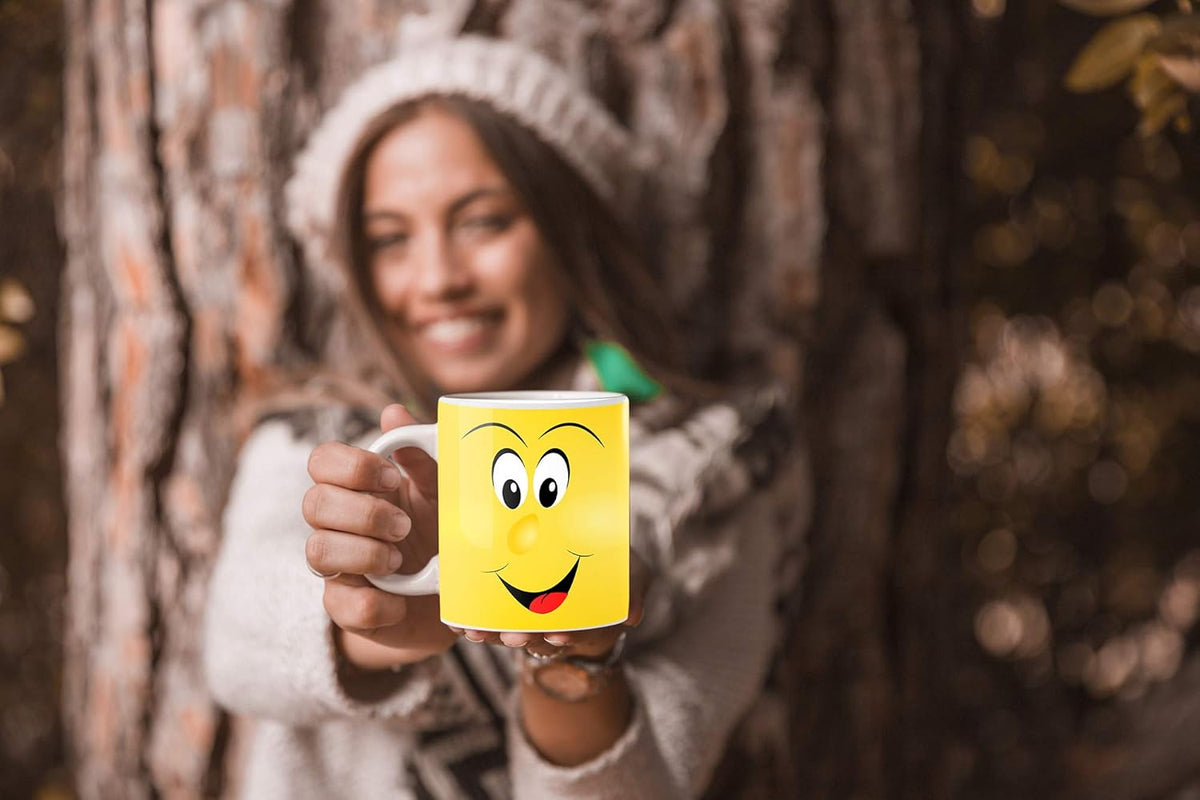 Color Changing Coffee Mug - 11 Ounce Heat Sensitive Mug for Cartoon Lovers with a Funny Yellow Smiley Face - Unique Heat Changing Mug - Ceramic Coffee Tea Cup with Fun Gift Box